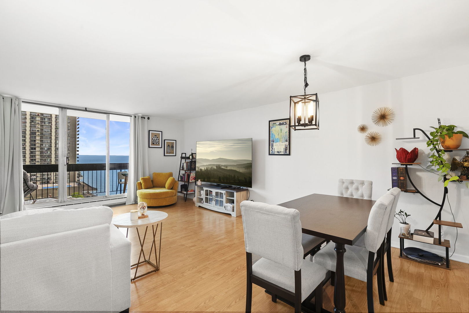 5901 N Sheridan Road Unit: 13F