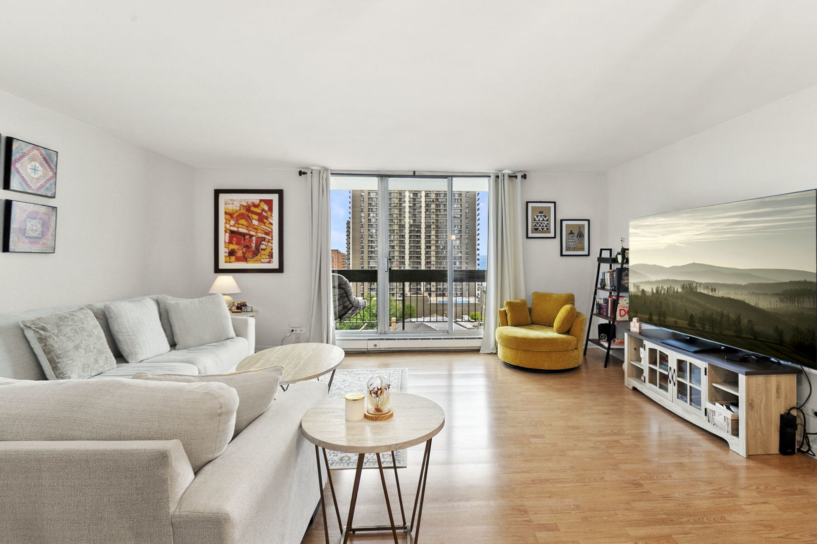 5901 N Sheridan Road Unit: 13F