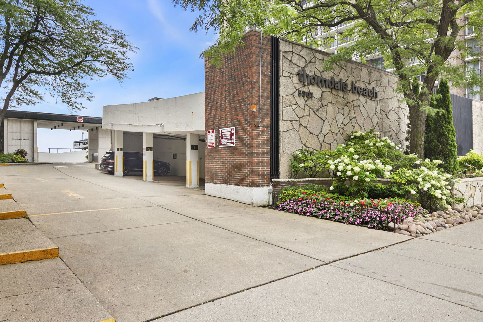5901 N Sheridan Road Unit: 13F