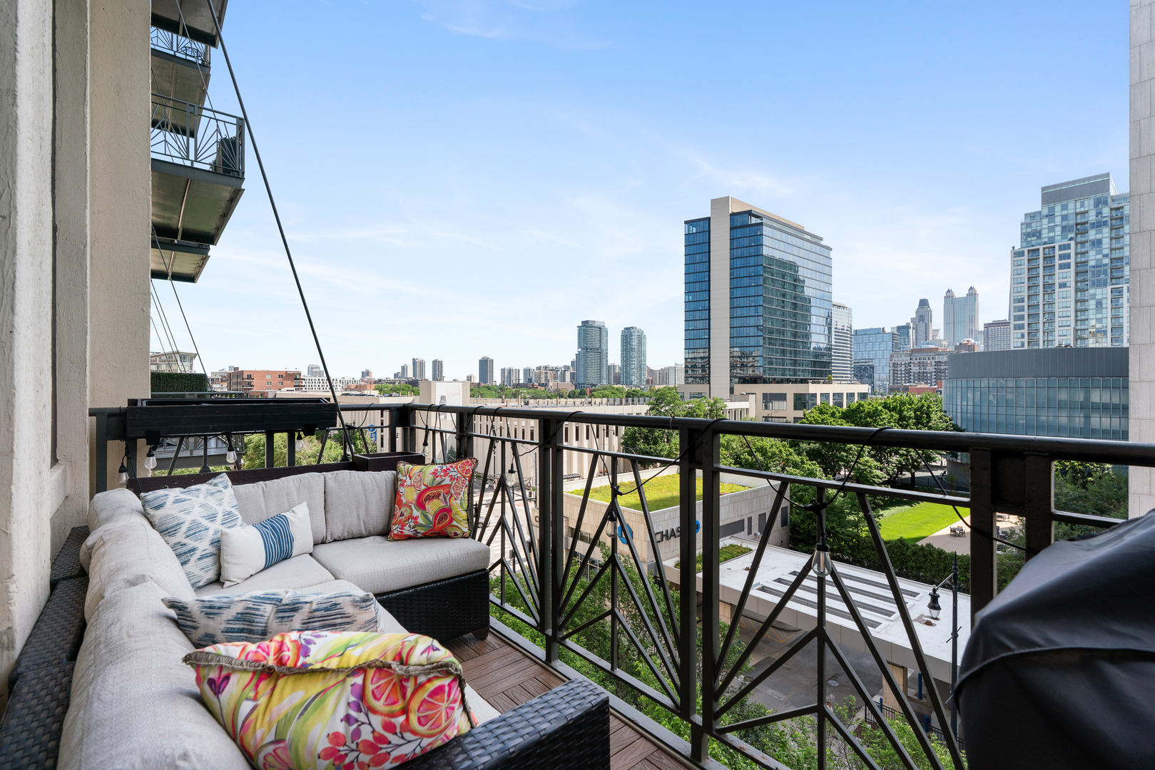 758 N Larrabee Street Unit: 418