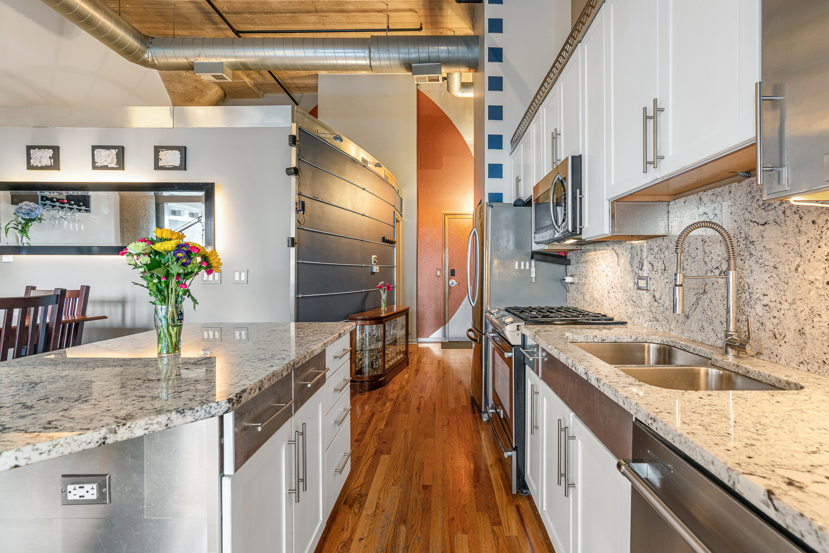 758 N Larrabee Street Unit: 418