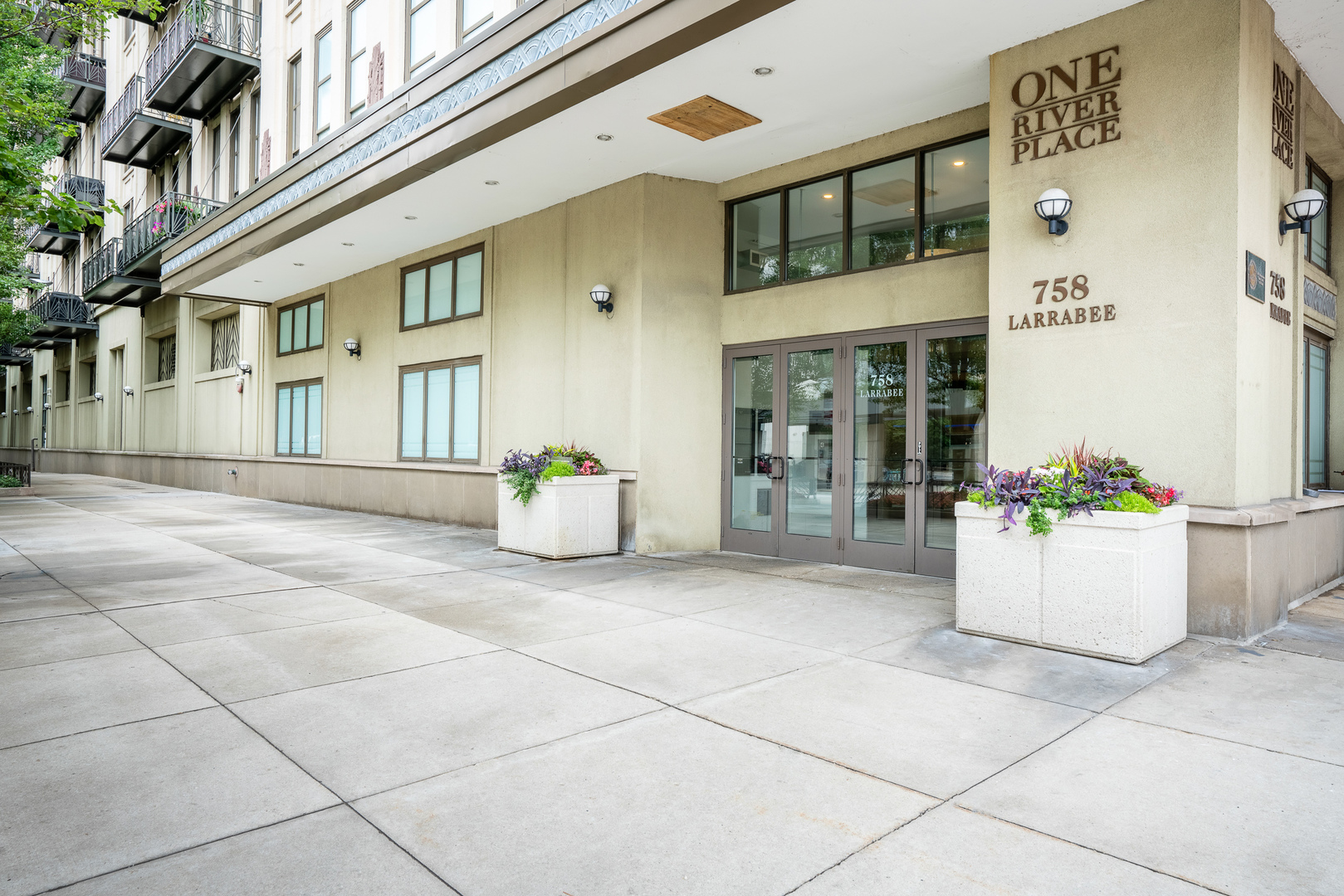 758 N Larrabee Street Unit: 418