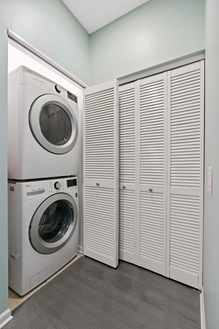 2040 W Belmont Avenue Unit: 405