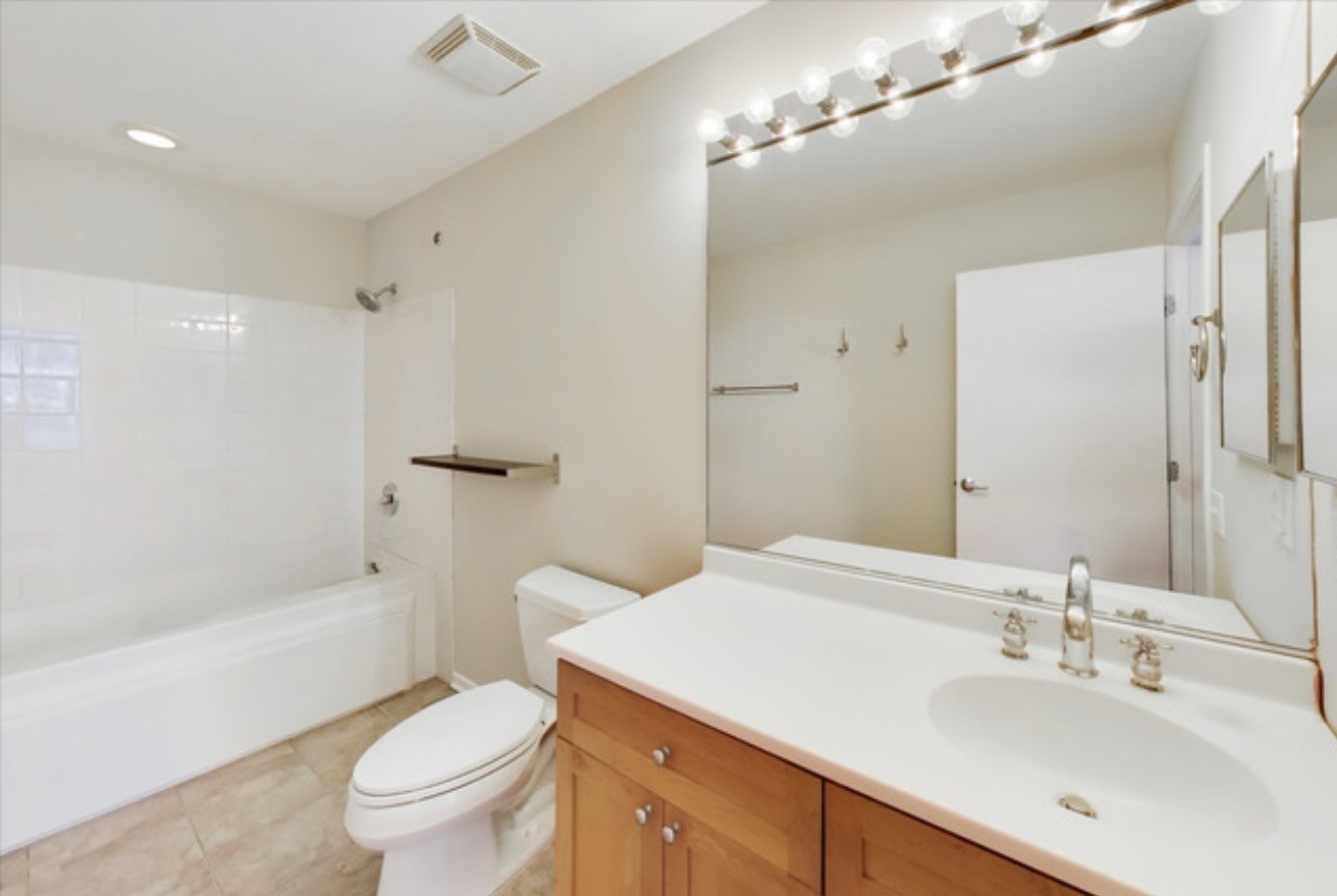 1631 S MICHIGAN Avenue Unit: 506