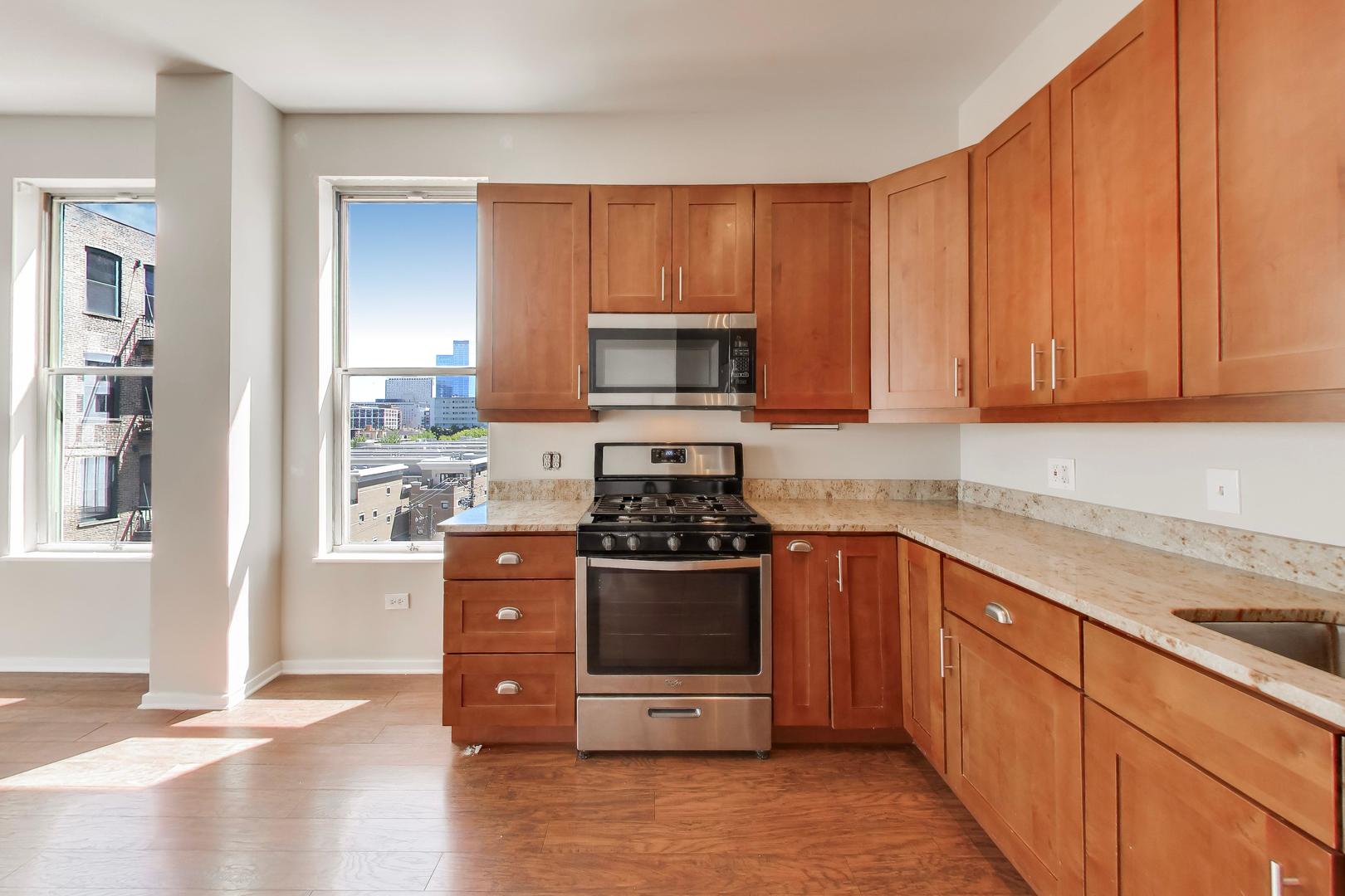 1631 S MICHIGAN Avenue Unit: 506