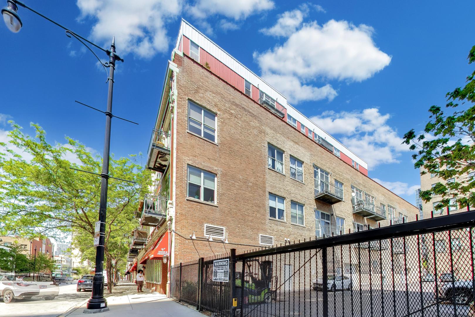 1631 S MICHIGAN Avenue Unit: 506