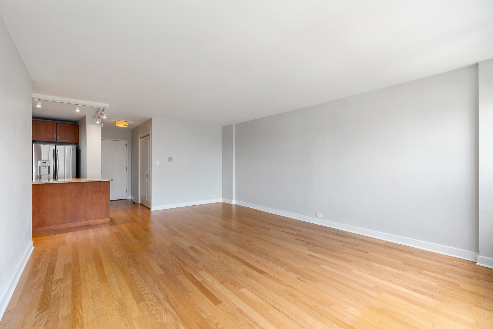 2930 N Sheridan Road Unit: 1605