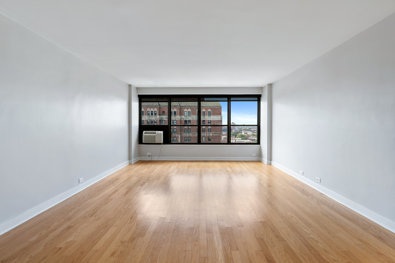 2930 N Sheridan Road Unit: 1605