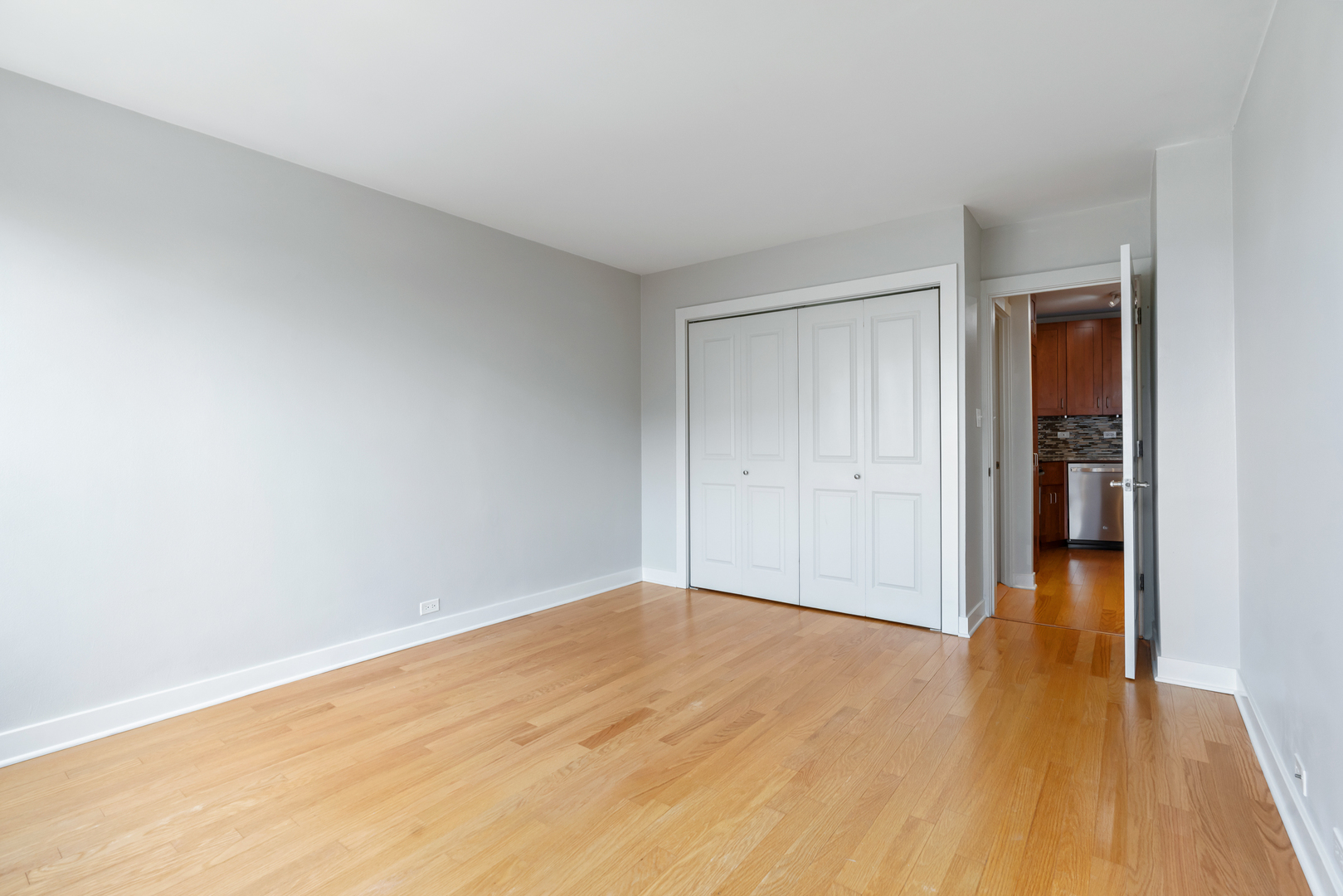 2930 N Sheridan Road Unit: 1605