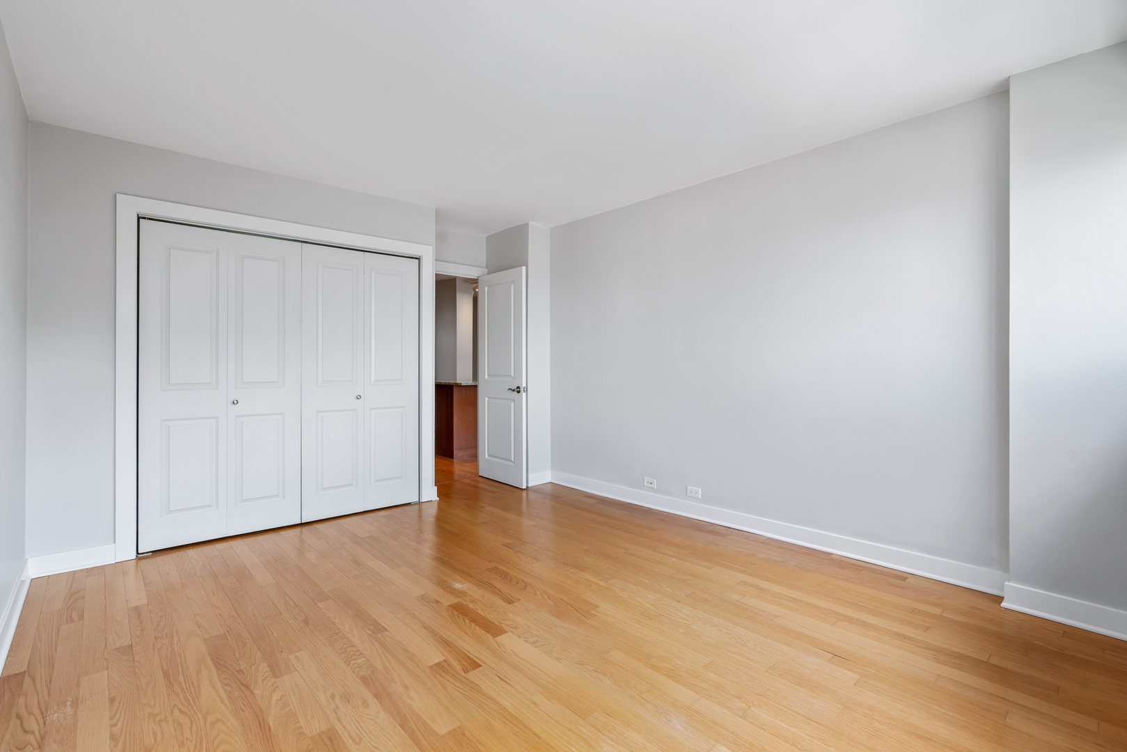 2930 N Sheridan Road Unit: 1605