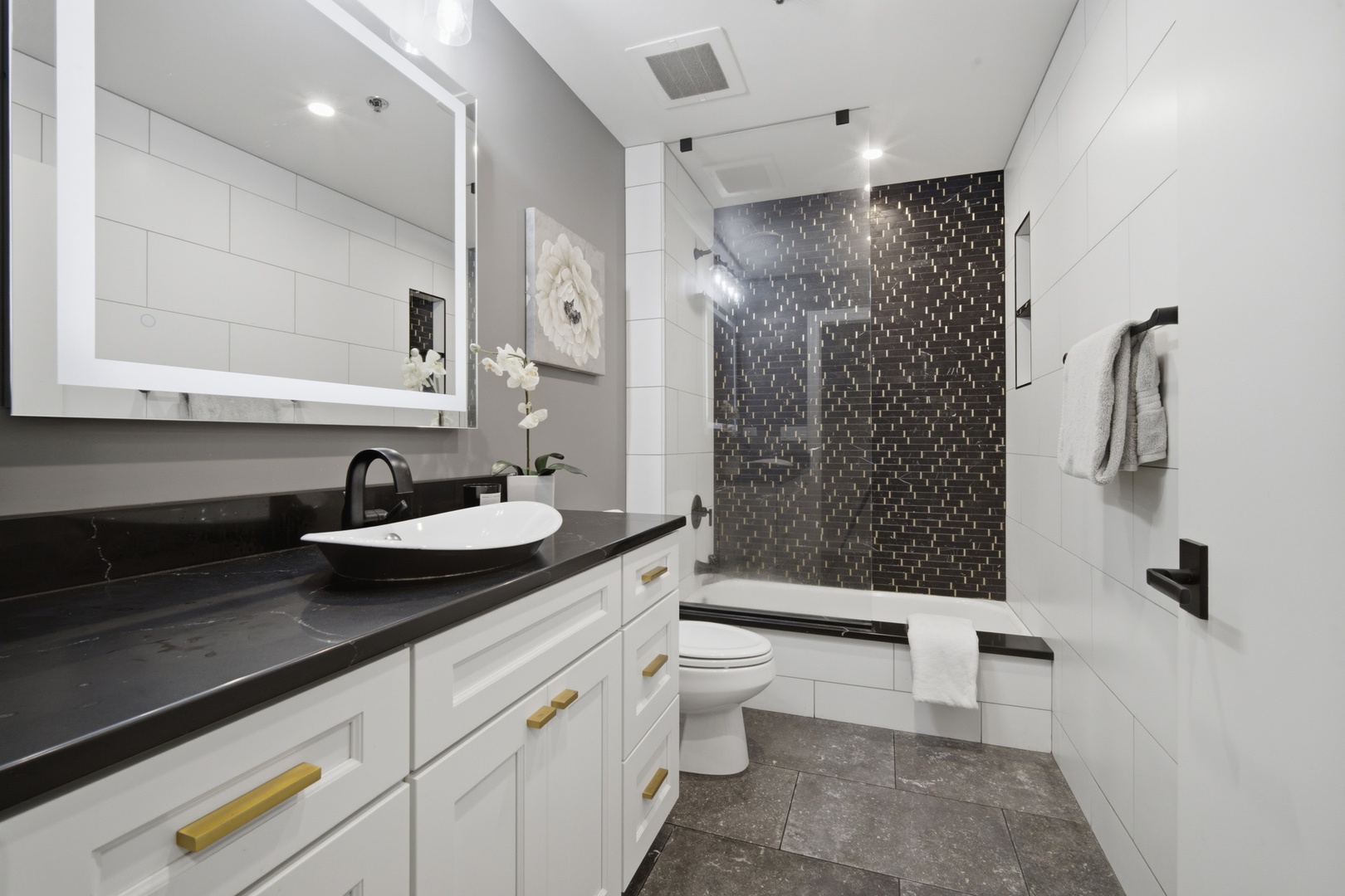 901 W Madison Street Unit: 919