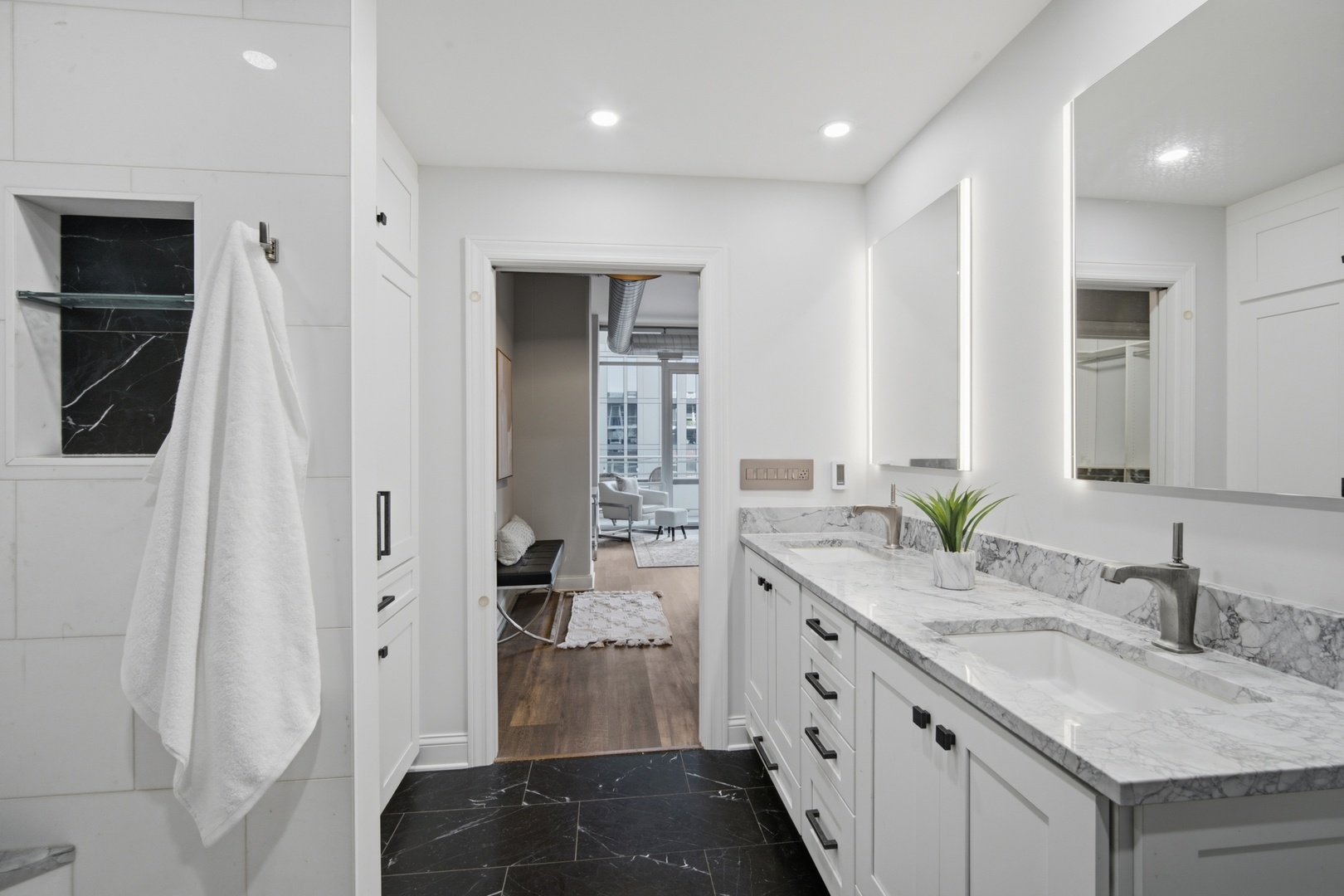901 W Madison Street Unit: 919