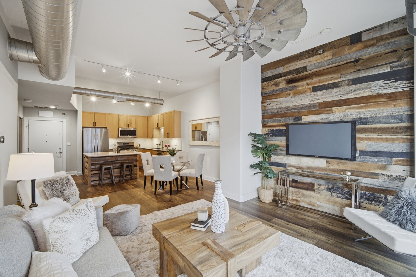 901 W Madison Street Unit: 919