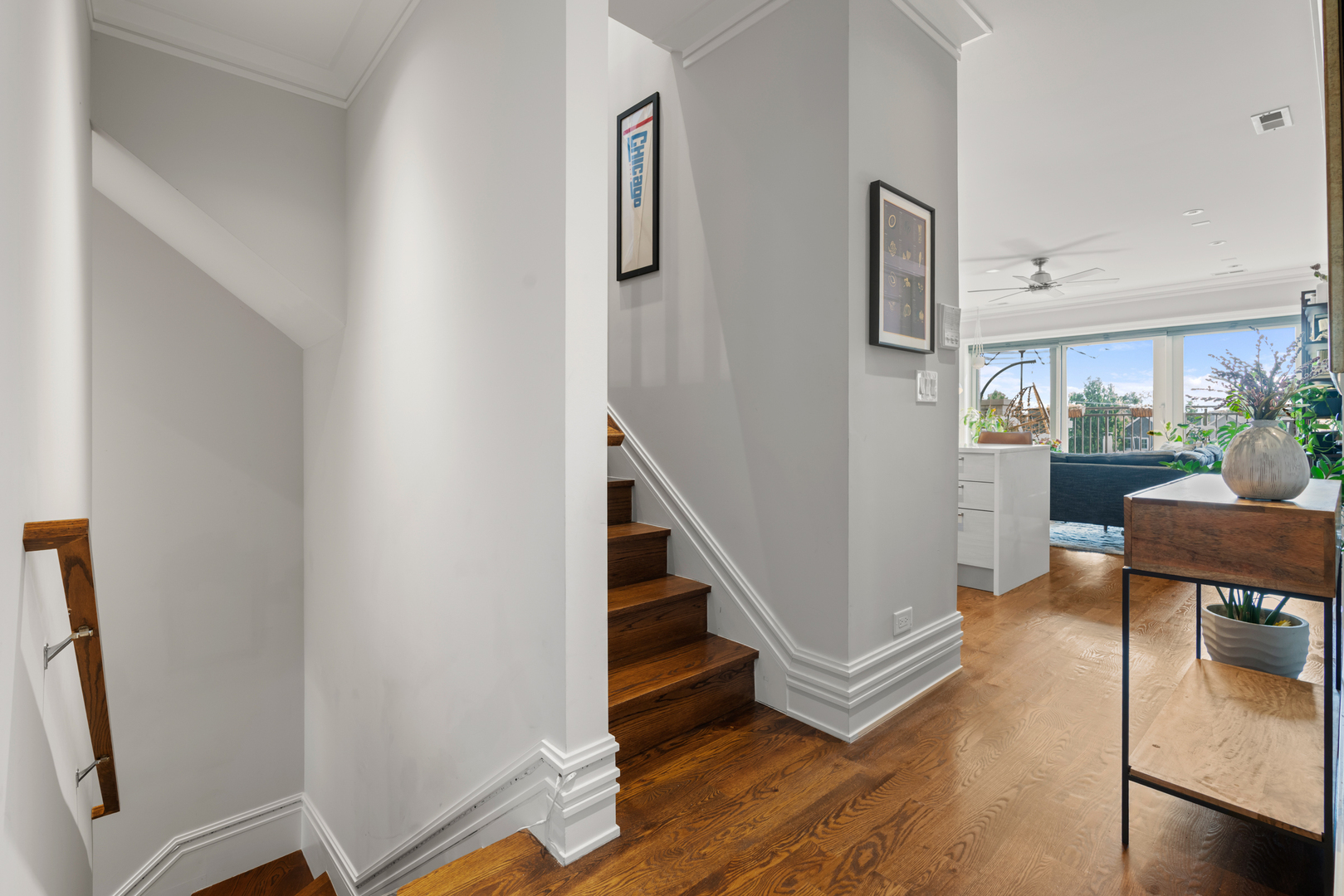 2506 N Rockwell Street Unit: 3N