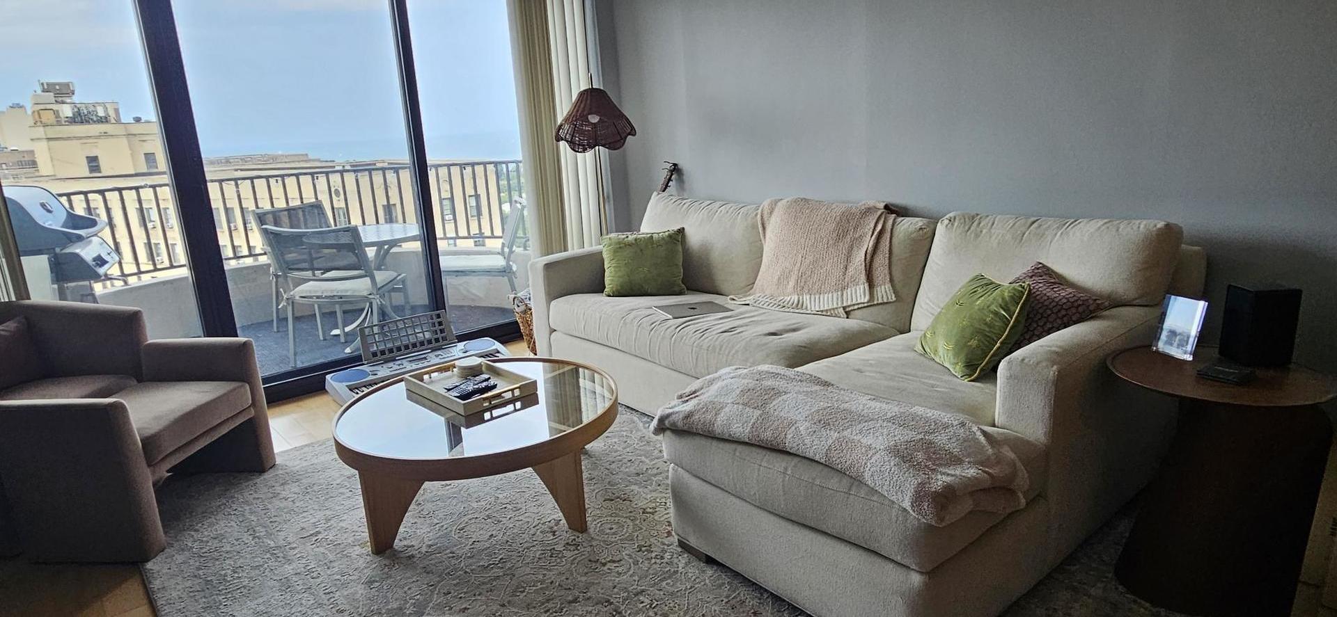 2020 N Lincoln Park West N Unit: 20D