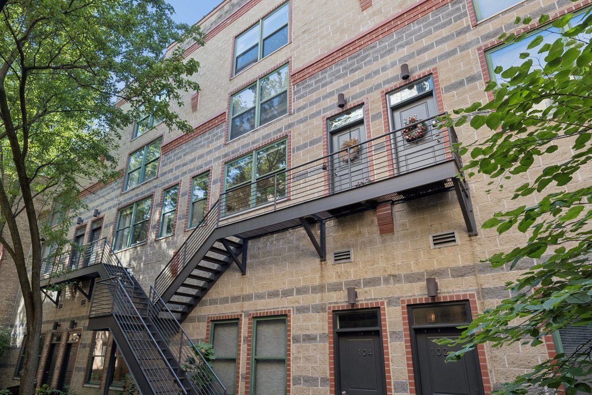 22 N MORGAN Street Unit: 204