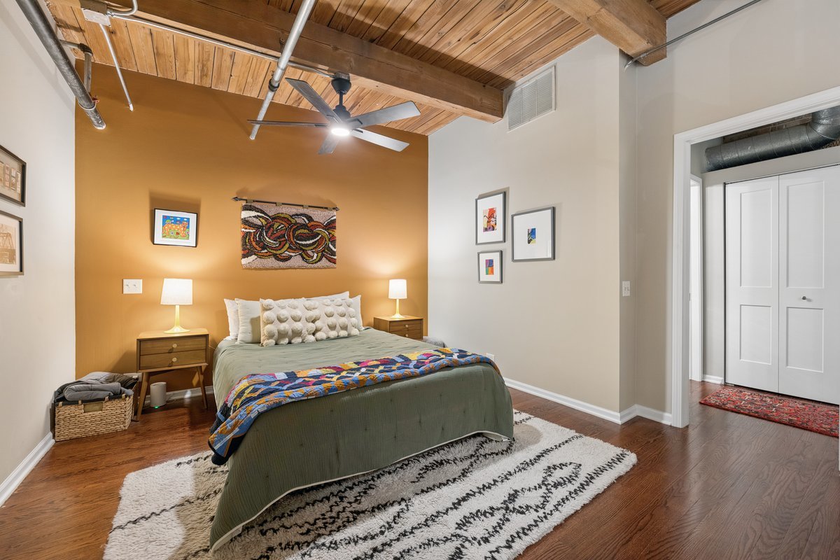 22 N MORGAN Street Unit: 204
