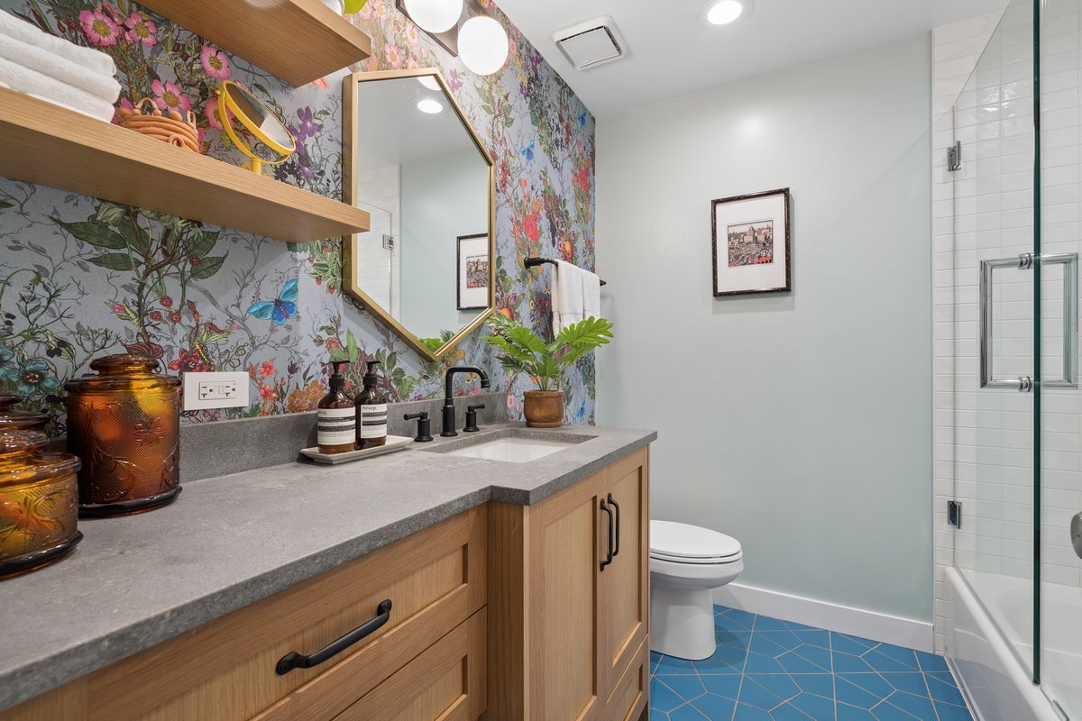 22 N MORGAN Street Unit: 204