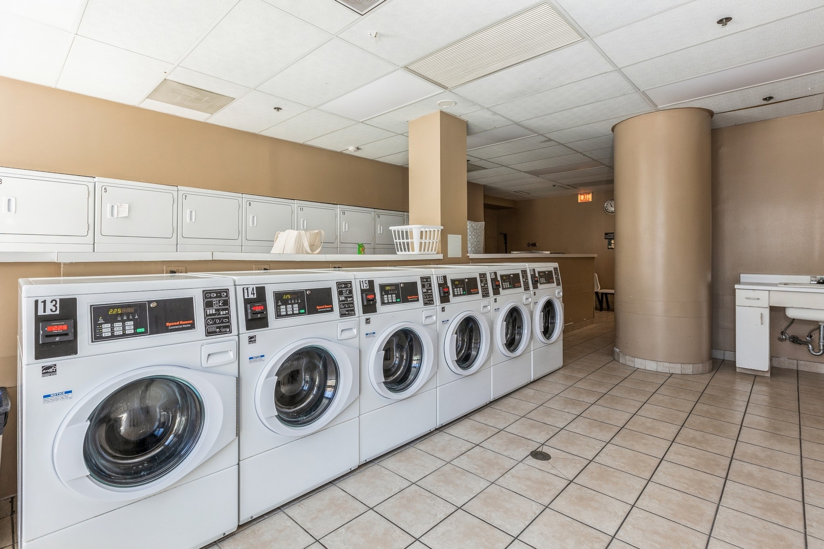 111 W Maple Street Unit: 3311