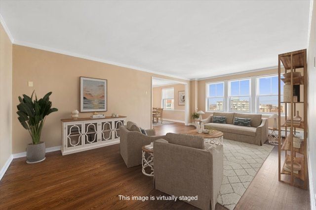 5555 N SHERIDAN Road Unit: 1811