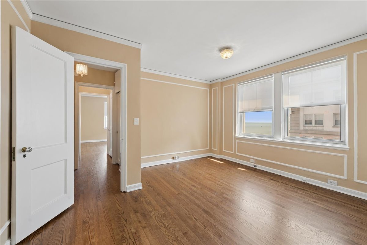 5555 N SHERIDAN Road Unit: 1811