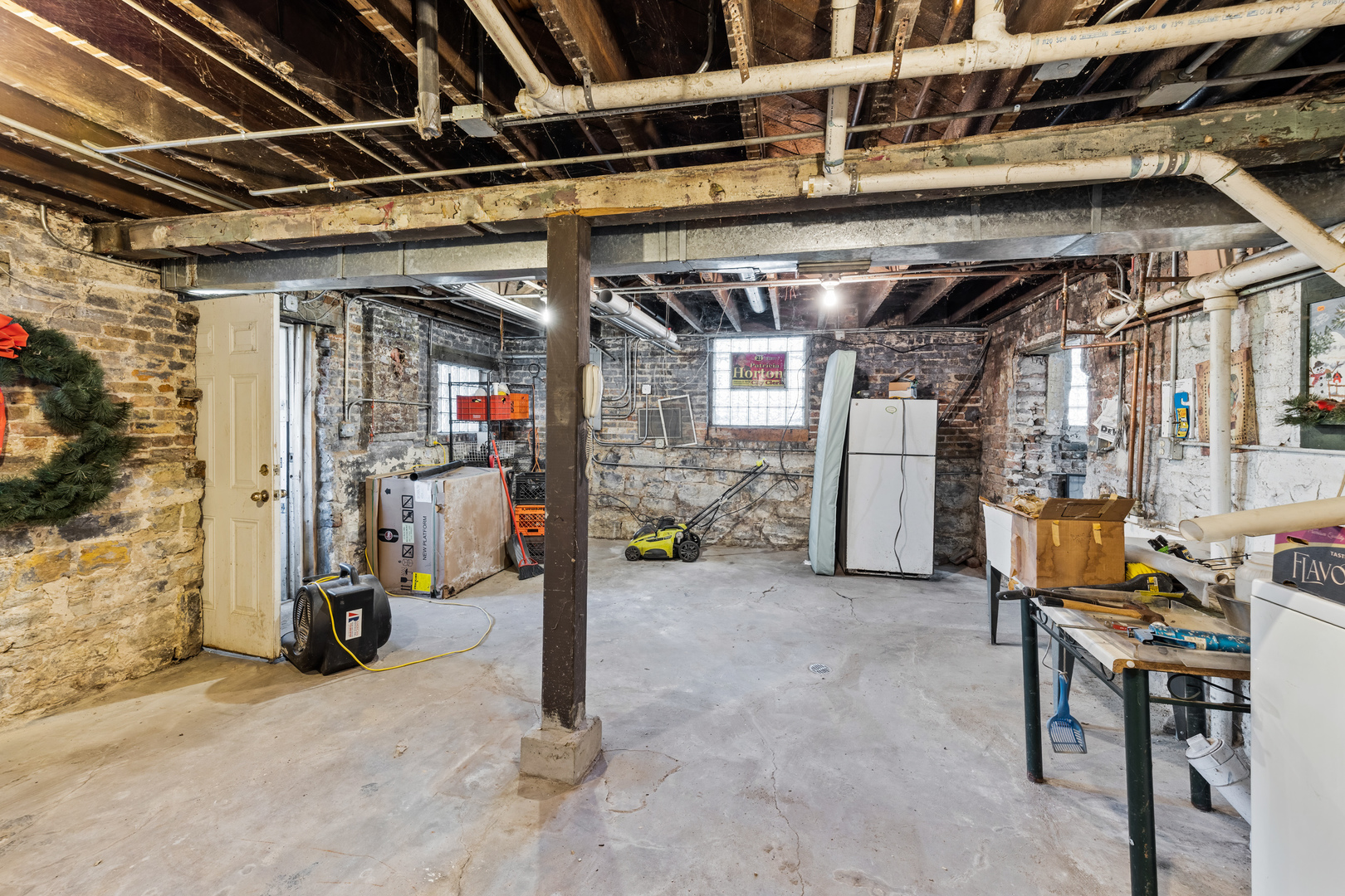 2050 W Monroe Street