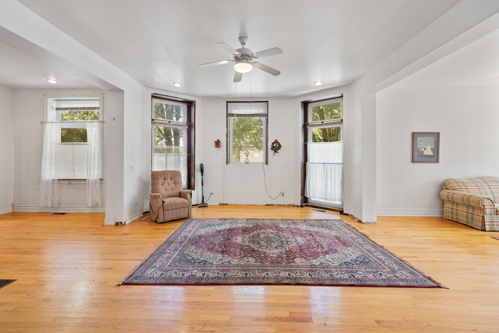 2050 W Monroe Street