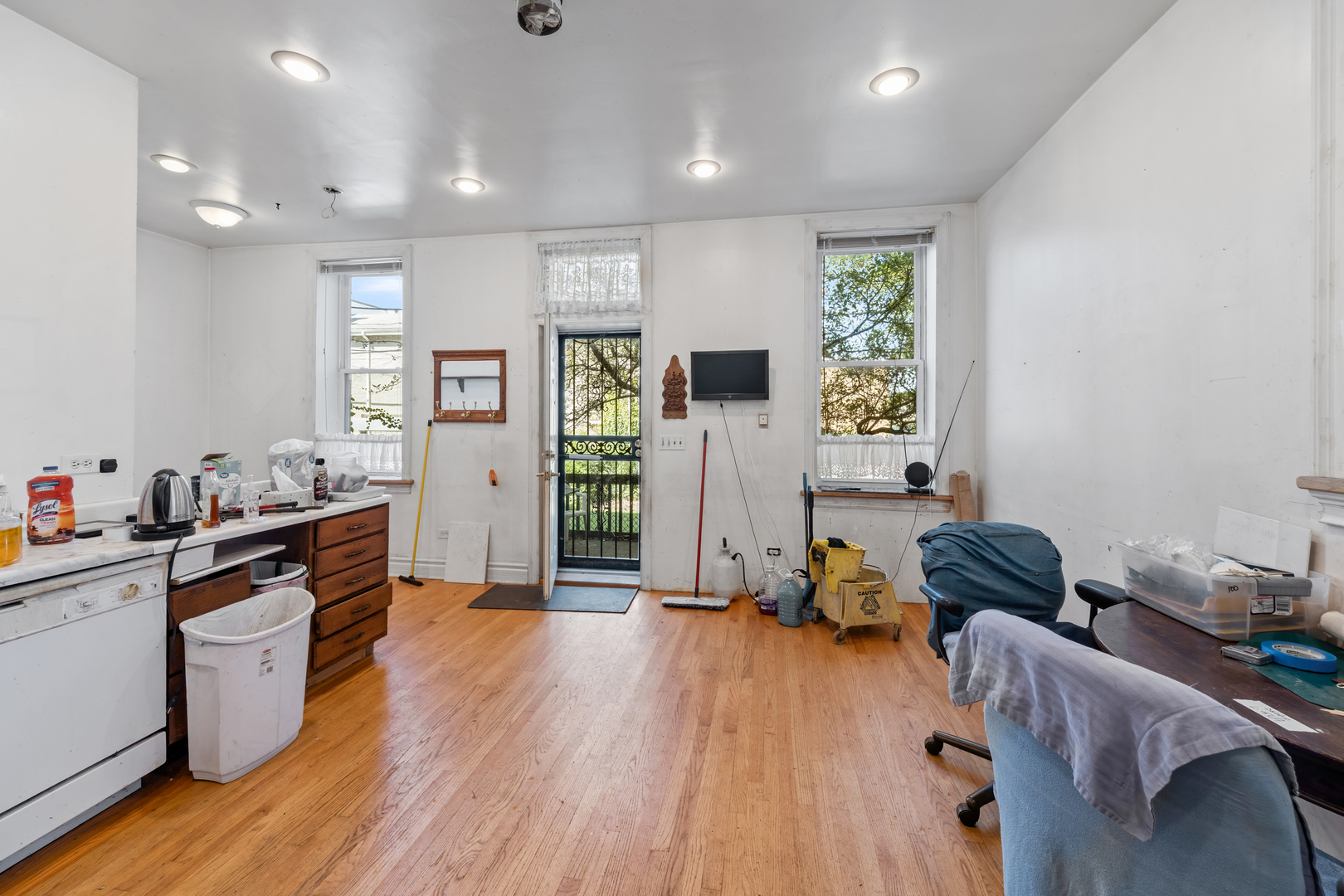 2050 W Monroe Street