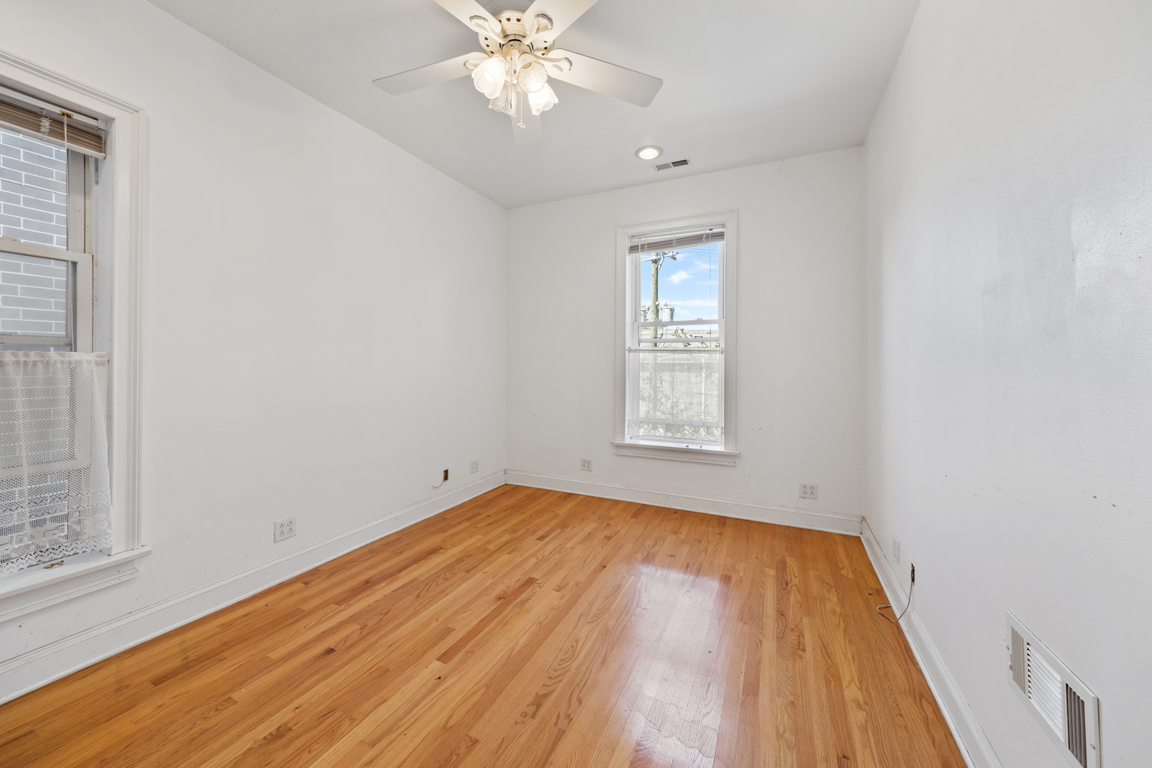2050 W Monroe Street