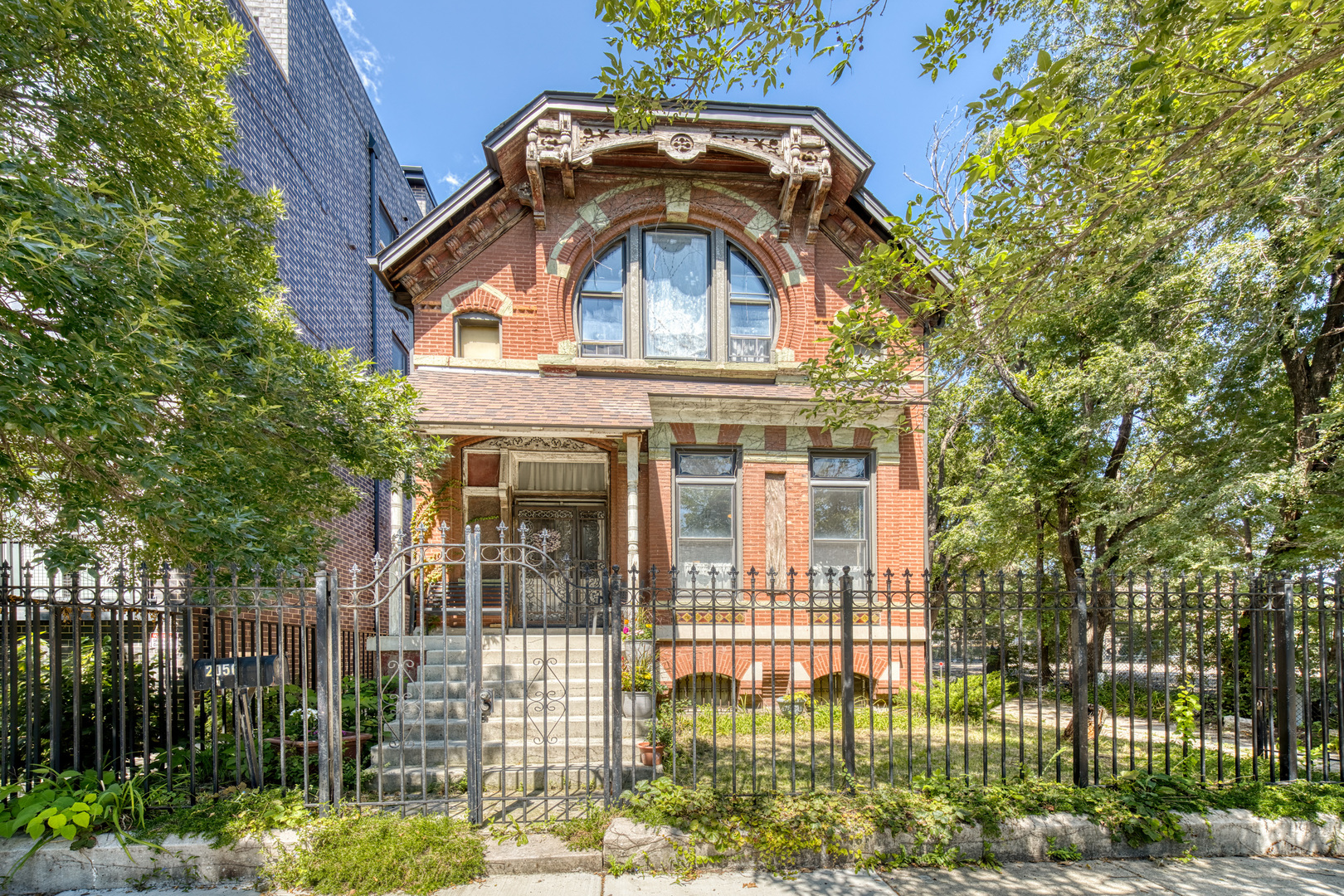 2050 W Monroe Street