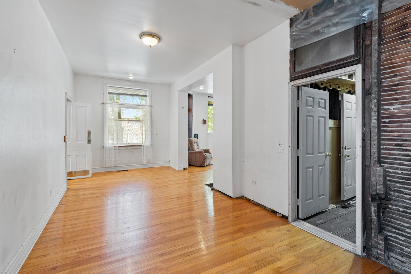 2050 W Monroe Street