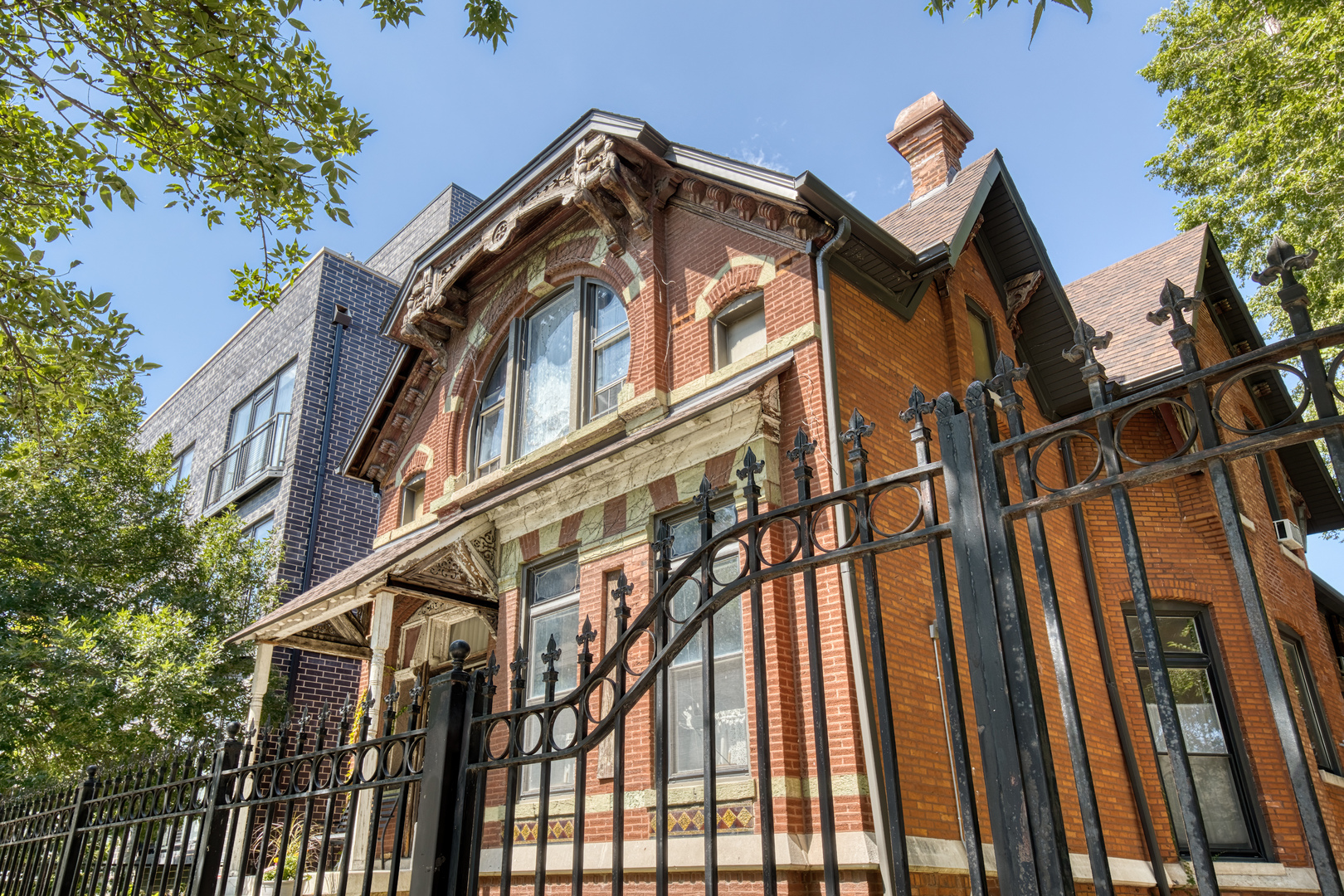 2050 W Monroe Street