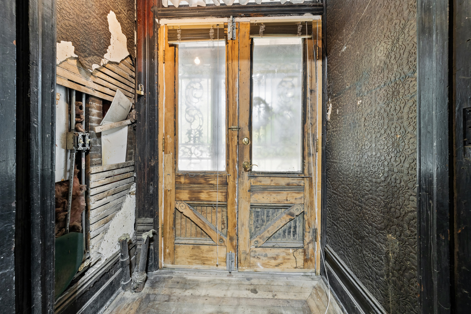 2050 W Monroe Street