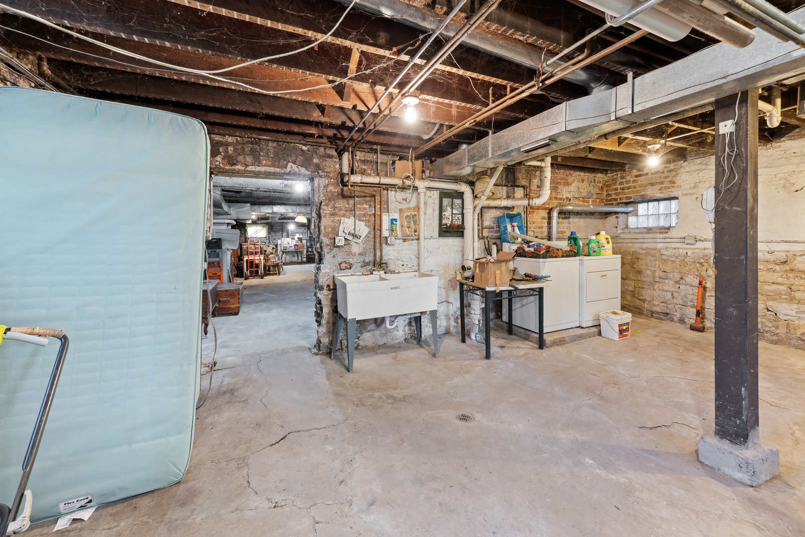 2050 W Monroe Street