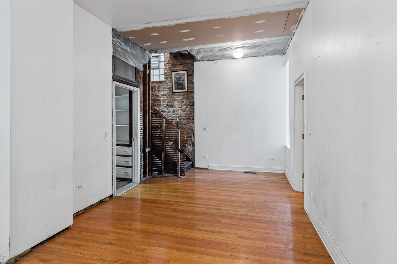 2050 W Monroe Street