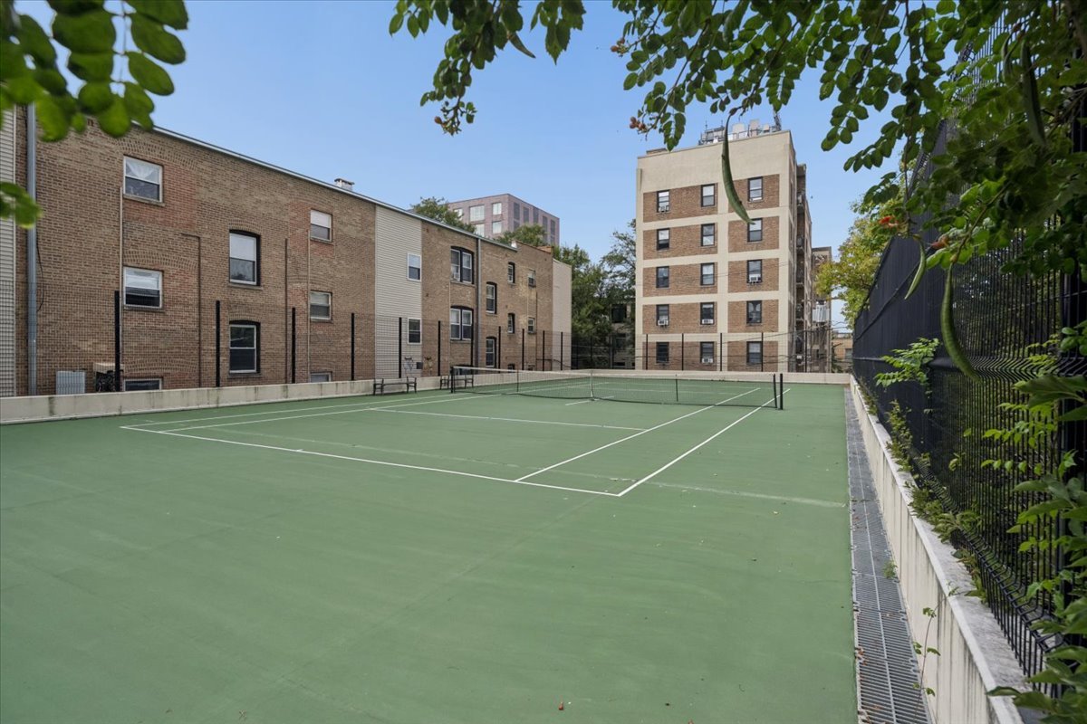 3930 N Pine Grove Avenue Unit: 2612