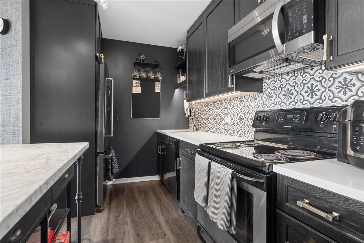 3930 N Pine Grove Avenue Unit: 2612