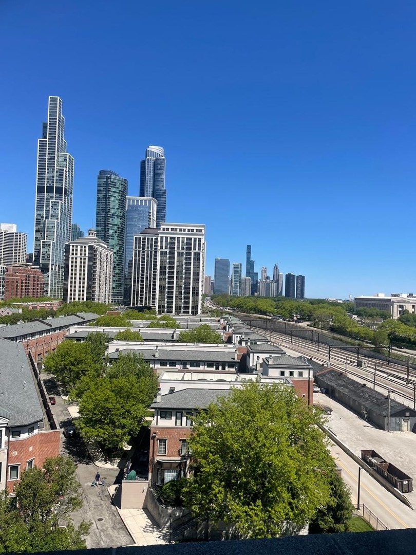 1515 S Prairie Avenue Unit: 914