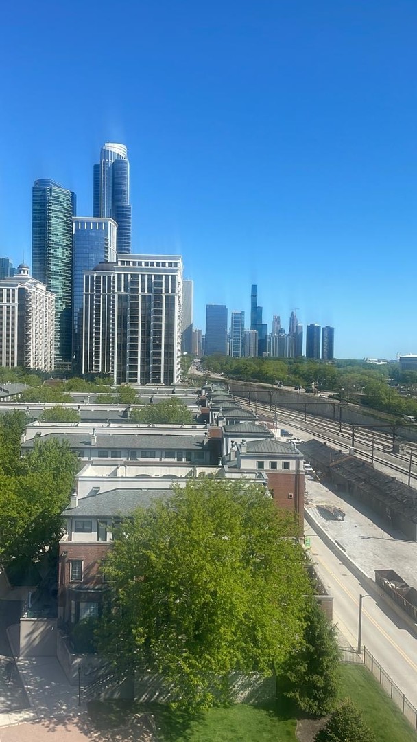 1515 S Prairie Avenue Unit: 914