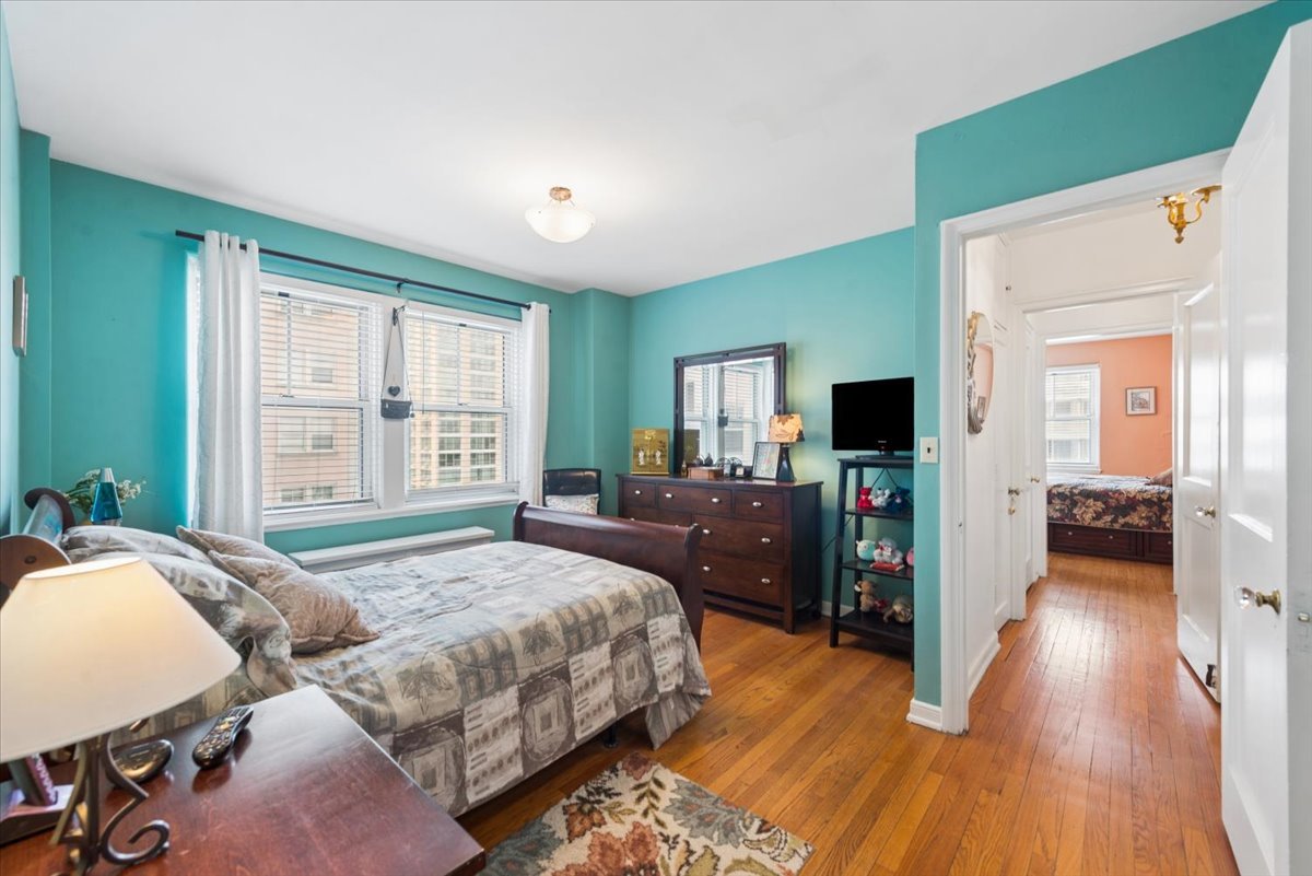 5555 N Sheridan Road Unit: 515