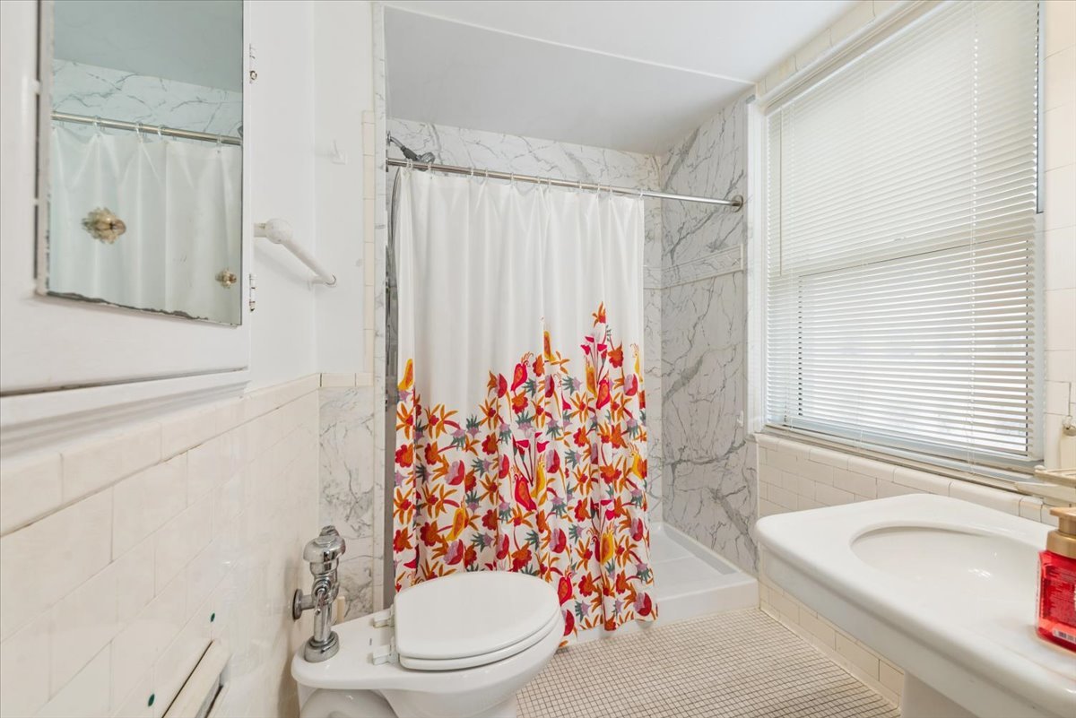 5555 N Sheridan Road Unit: 515