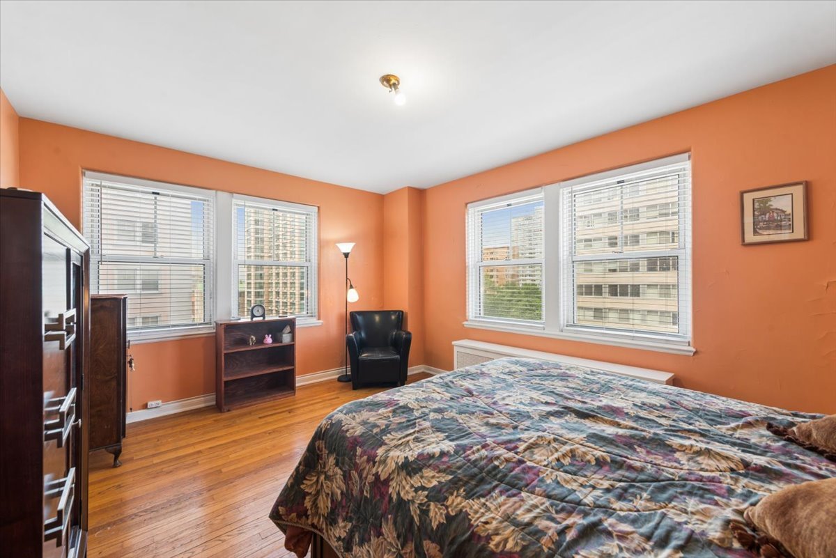 5555 N Sheridan Road Unit: 515