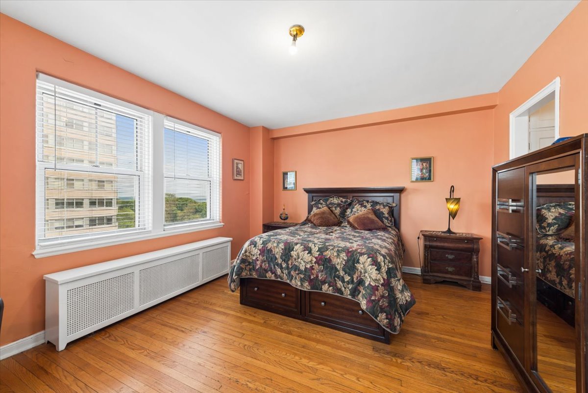 5555 N Sheridan Road Unit: 515