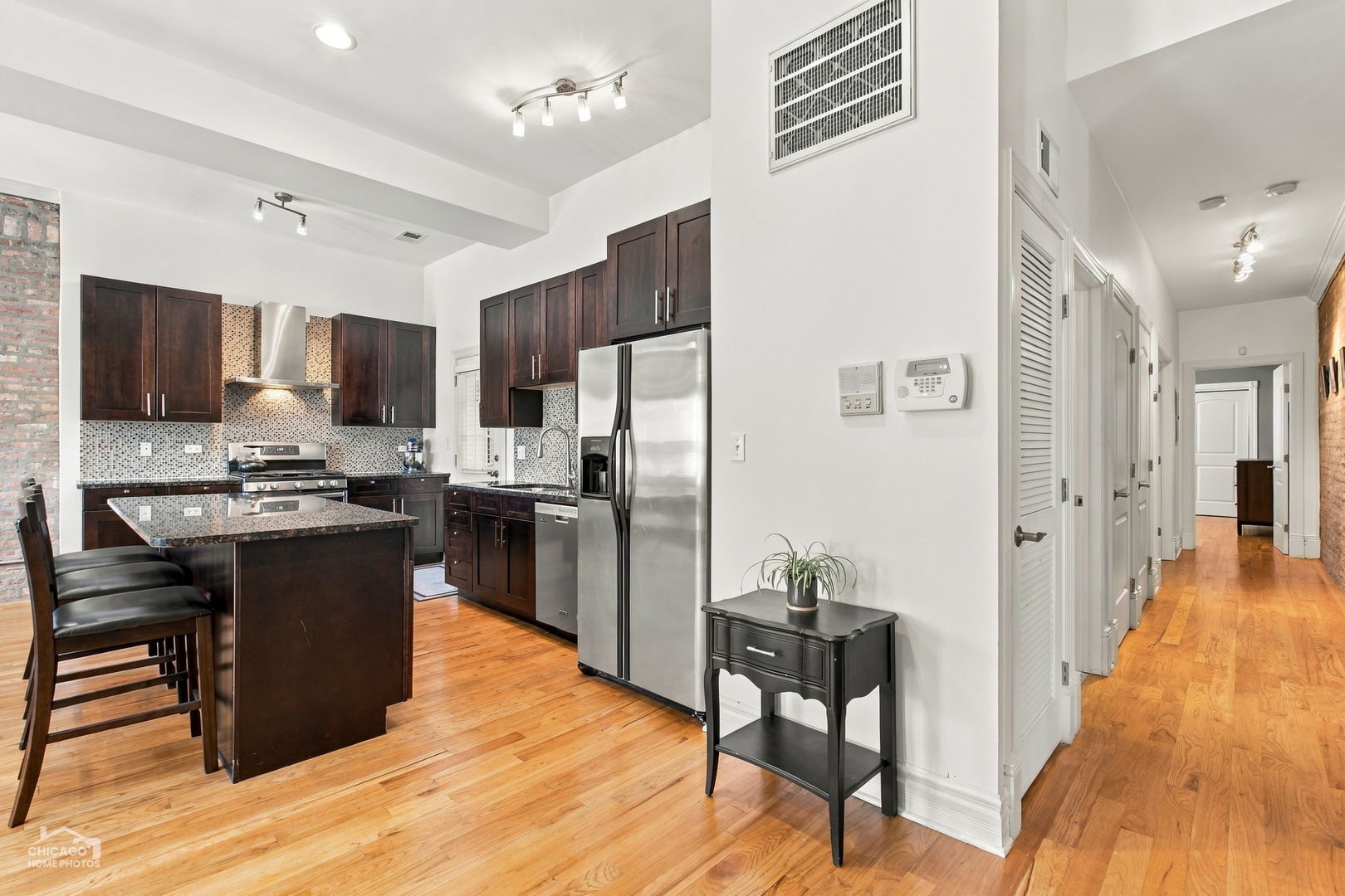 746 W Cornelia Avenue Unit: 3W