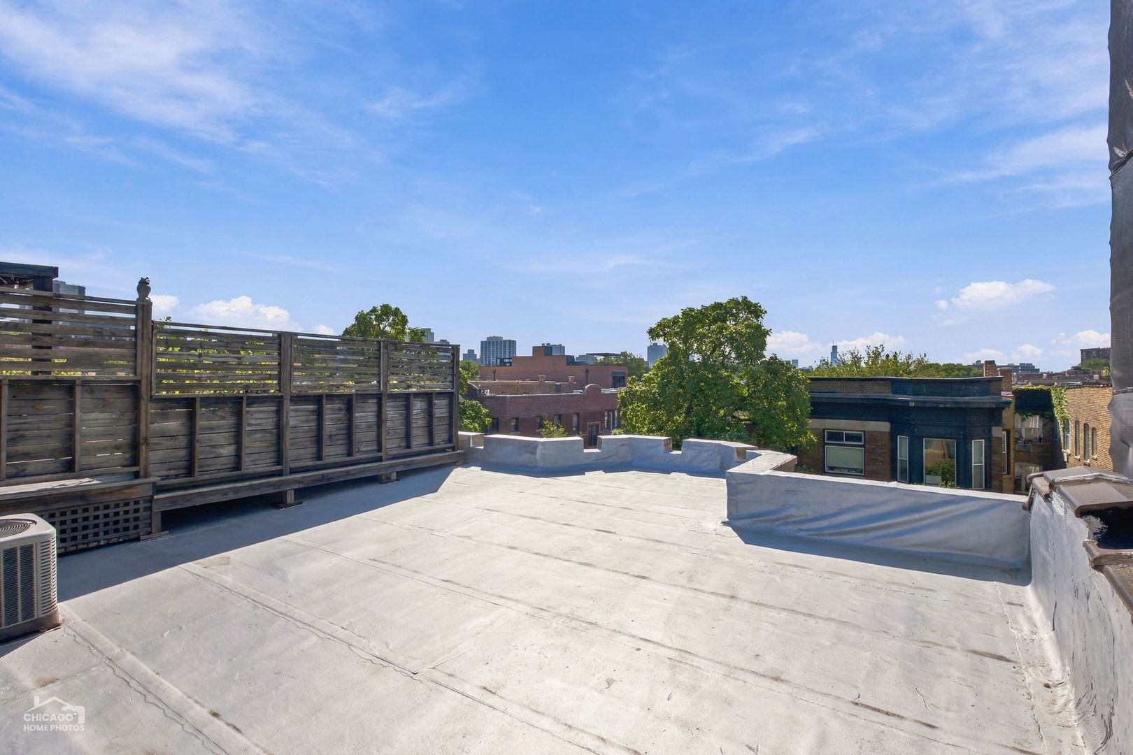 746 W Cornelia Avenue Unit: 3W