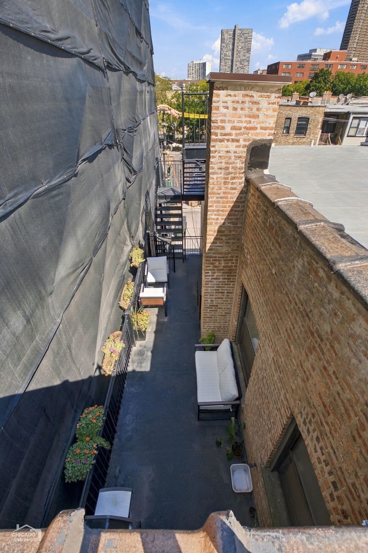 746 W Cornelia Avenue Unit: 3W