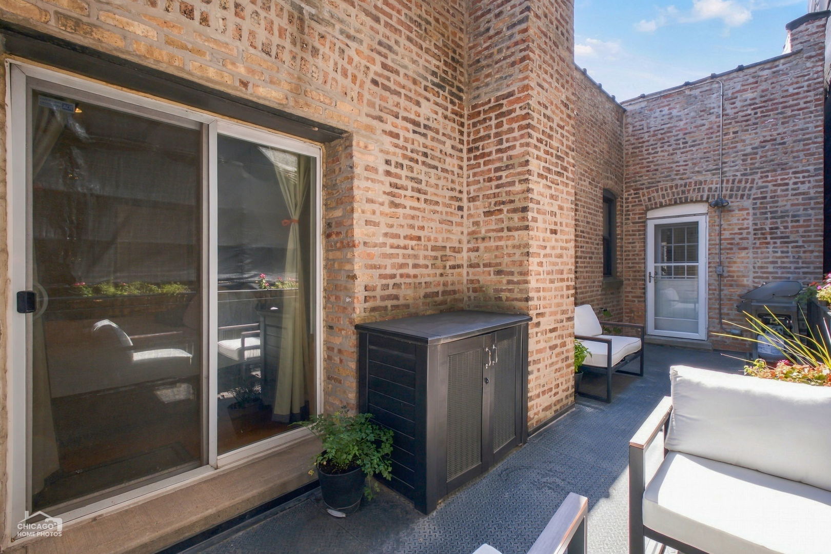 746 W Cornelia Avenue Unit: 3W