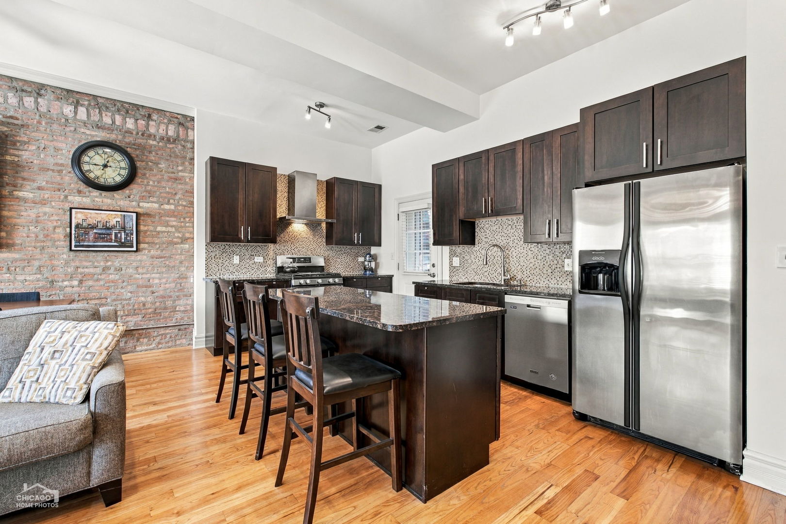 746 W Cornelia Avenue Unit: 3W