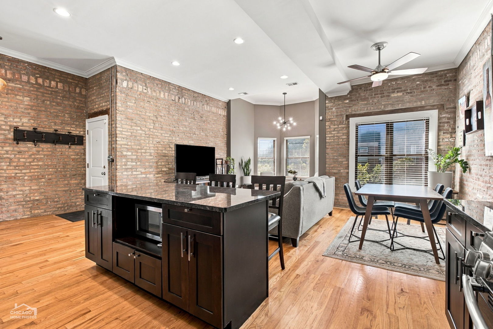 746 W Cornelia Avenue Unit: 3W