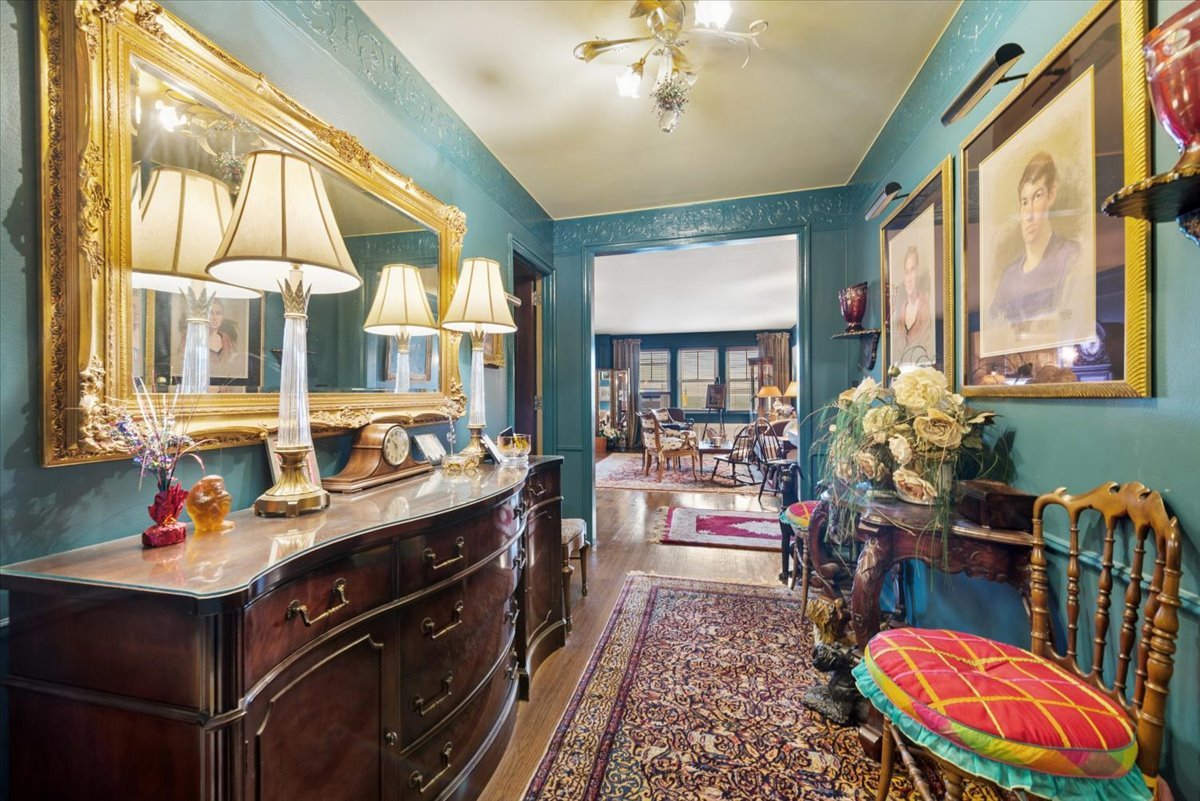 5555 N Sheridan Road Unit: 1007